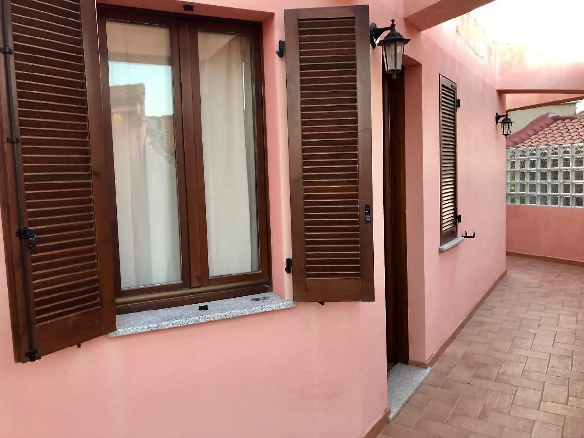 Sa Corti Antiga Apartment SantʼAntìoco